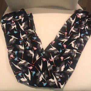 Lularoe stork leggings (rare)!